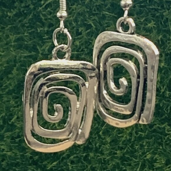 Bohemian Earring, Boho Earring, Gift Idea, Celtic Earring, Silver Swirl Earring - Picture 4 of 4